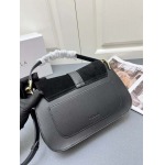 2025年4月27日入荷新作  FURLA型番H02010  SIZE:26.5X8X18CM  /XX工場