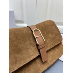 2025年4月27日入荷新作  FURLA型番H02010  SIZE:26.5X8X18CM  /XX工場