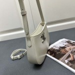 2025年4月27日入荷新作  CELINE 新品Tillyわきの下バッグ  牛革  6610SQ SIZE:23*13.5*4cm  /XX工場