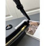 2025年4月27日入荷新作  CELINE 新品Tillyわきの下バッグ  牛革  6610SQ SIZE:23*13.5*4cm  /XX工場