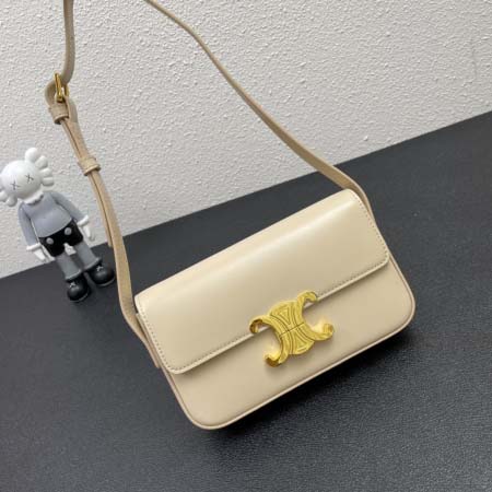 2025年4月27日入荷新作 CELINE  バッグ  30...