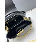 2025年4月27日入荷新作   M23199  Capucines BB  Taurillon   27 x 18 x 9CM   /XX工場