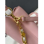 2025年4月27日入荷新作   M23199  Capucines BB  Taurillon   27 x 18 x 9CM   /XX工場