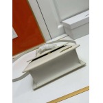 2025年4月27日入荷新作  jacquemus バッグ/ショルダーバッグ/ショルダーバッグ  SIZE:20-15.5-8CM  型番：662  /XX工場