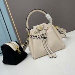 2025年4月27日入荷新作 新品2023早春新品mini《PRADA》  型番：1BH193   SIZE::20-X18-X15  /XX工場