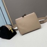 2025年4月27日入荷新作 新品2023早春新品mini《PRADA》  型番：1BH193   SIZE::20-X18-X15  /XX工場