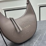 2025年4月27日入荷新作 PRADA バッグ   SIZE::28*18*10cm   /XX工場