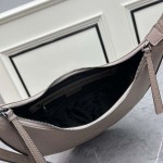 2025年4月27日入荷新作 PRADA バッグ   SIZE::28*18*10cm   /XX工場