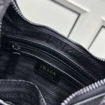 2025年4月27日入荷新作 PRADA バッグ  SIZE::21*13*5.5cm   /XX工場