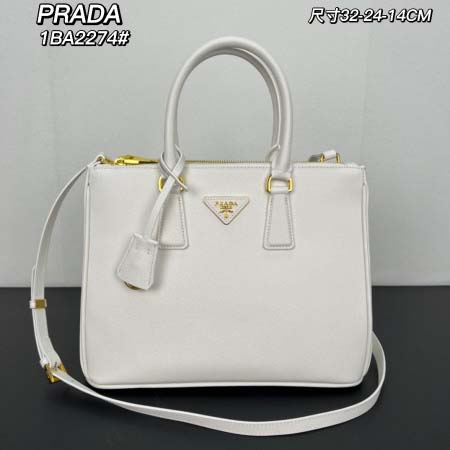 2025年4月29日入荷新作PRADA Saffiano 革...
