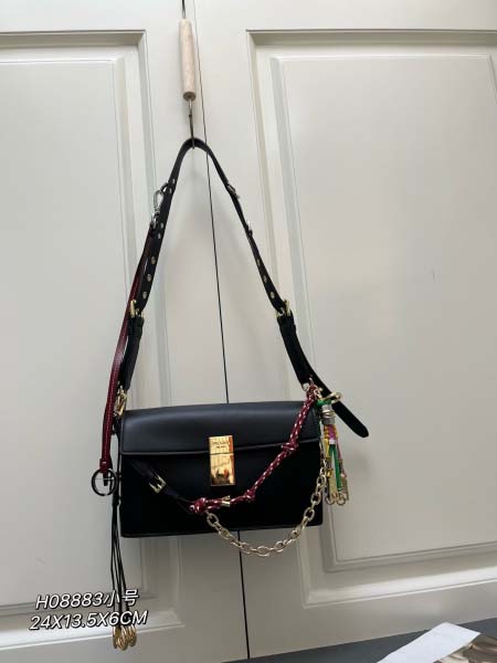 2025年4月29日入荷新作 PRADANaPa型番：大 H...