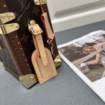 2025年4月29日入荷新作Louis VuittonM45673Camera Boxthe Camera Box（カメラケース） サイズ:17.5 x 21.5 x 10.5/XX工場