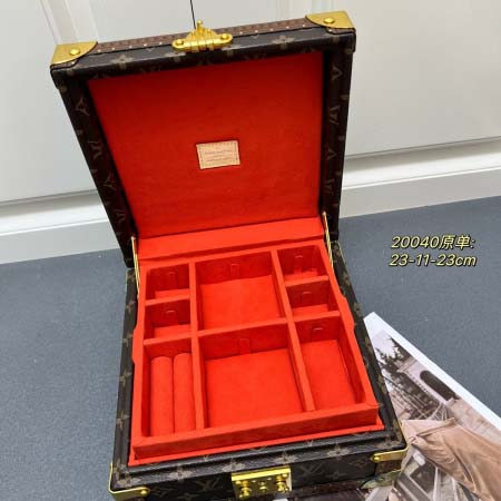 2025年4月29日入荷新作Louis VuittonM20...