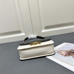 2025年4月29日入荷新作CELINE 2024秋季新作 GARANCELINEサイズ：18.5*13*7cm/XX工場