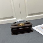 2025年4月29日入荷新作CELINE 2024秋季新作 GARANCELINEサイズ：18.5*13*7cm/XX工場