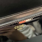 2025年4月29日入荷新作CELINE 2024秋季新作 GARANCELINEサイズ：18.5*13*7cm /XX工場