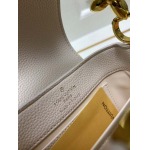 2025年4月29日入荷新作 小 Louis VuittonM23943 Capucines21 x 14 x 8CM/XX工場