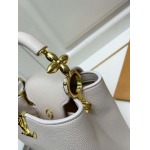 2025年4月29日入荷新作 中 Louis VuittonM24698Capucines BB Taurillon牛革26.5 x17.5 x9CM /XX工場