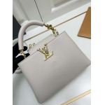 2025年4月29日入荷新作 中 Louis VuittonM24698Capucines BB Taurillon牛革26.5 x17.5 x9CM /XX工場