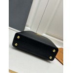 2025年4月29日入荷新作 中 Louis VuittonM24698Capucines BB Taurillon牛革 26.5 x17.5 x9CM /XX工場