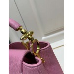 2025年4月29日入荷新作 中 Louis VuittonM24698Capucines BB Taurillon牛革 26.5 x17.5 x9CM /XX工場