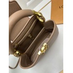 2025年4月29日入荷新作 中 Louis VuittonM24698Capucines BB Taurillon牛革 26.5 x17.5 x9CM /XX工場