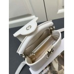 2025年4月29日入荷新作 Louis Vuitton M24671 Capucines East West 22 x 12 x 8CM /XX工場