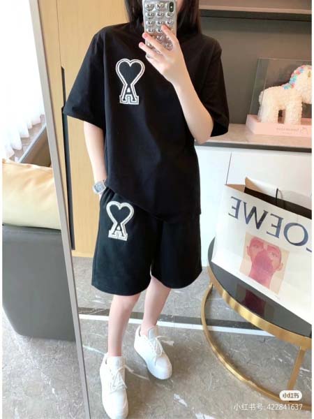 2025年5月1日入荷新作AMI半ズボン誕生日プレゼントの服...