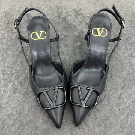 2025年5月15日入荷新品Valentino原版復刻 高級ブランド靴女性用35-41 本革製ギフト/誕生日/CT工場