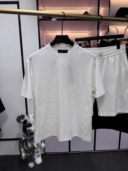 2025年5月20日入荷新作Louis Vuitton半袖セット上下 原版复刻高級品香港の会社超厳選★入手困難/誕生日プレゼント/yinx工場M-XXXL