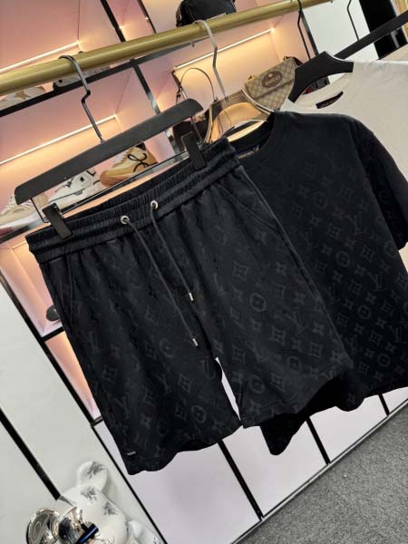 2025年5月20日入荷新作Louis Vuitton半袖セット上下 原版复刻高級品香港の会社超厳選★入手困難/誕生日プレゼント/yinx工場M-XXXL