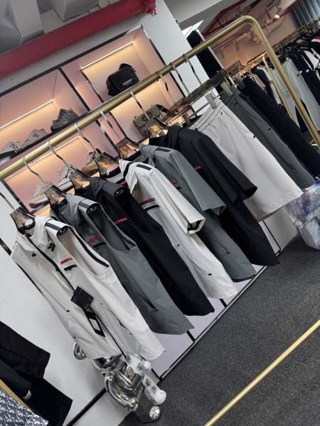 2025年5月20日入荷新作PRADA半袖の上着とベスト 原版复刻高級品香港の会社超厳選★入手困難/誕生日プレゼント/yinx工場48-56