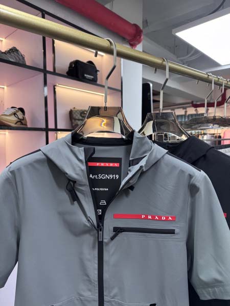 2025年5月20日入荷新作PRADA半袖の上着とベスト 原版复刻高級品香港の会社超厳選★入手困難/誕生日プレゼント/yinx工場48-56