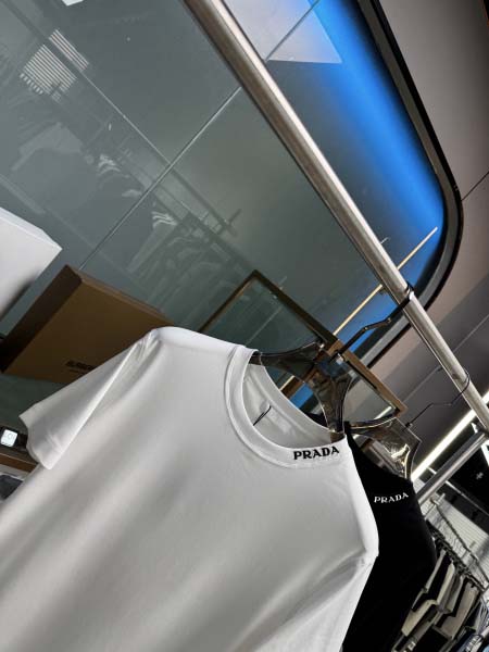 2025年5月20日入荷新作Prada半袖Tシャツ 原版复刻高級品香港の会社超厳選★入手困難/誕生日プレゼント/yinx工場M-XXXL