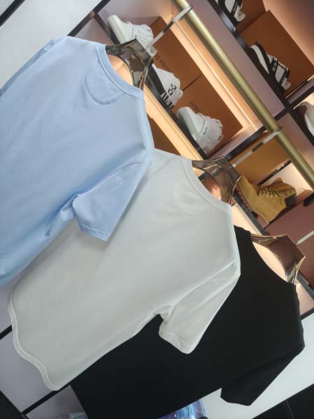 2025年5月21日入荷新作Fendi半袖Tシャツ 原版复刻高級品香港の会社超厳選★入手困難/誕生日プレゼント/yinx工場