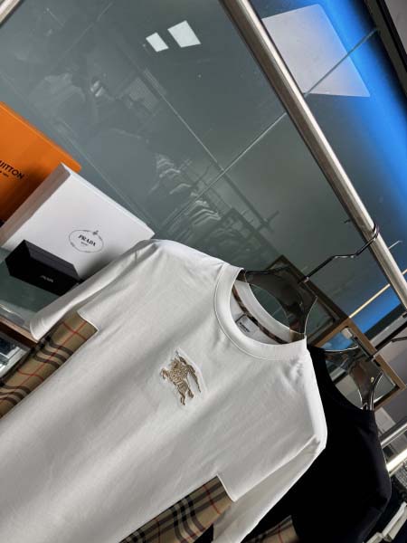 2025年5月21日入荷新作Burberry半袖Tシャツ 原版复刻高級品香港の会社超厳選★入手困難/誕生日プレゼント/yinx工場