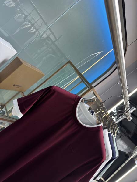 2025年5月21日入荷新作Prada半袖Tシャツ 原版复刻高級品香港の会社超厳選★入手困難/誕生日プレゼント/yinx工場