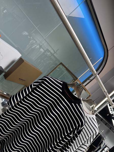 2025年5月21日入荷新作HERMES半袖Tシャツ 原版复刻高級品香港の会社超厳選★入手困難/誕生日プレゼント/yinx工場