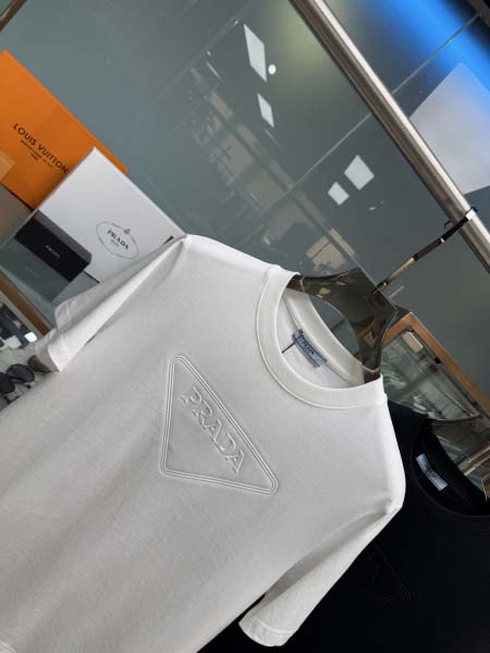 2025年5月22日入荷新作Prada半袖Tシャツ 原版复刻高級品香港の会社超厳選★入手困難/誕生日プレゼント/yinx工場