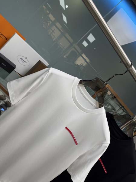2025年5月22日入荷新作Prada半袖Tシャツ 原版复刻高級品香港の会社超厳選★入手困難/誕生日プレゼント/yinx工場