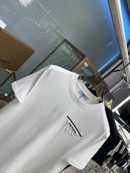 2025年5月22日入荷新作Prada半袖Tシャツ 原版复刻高級品香港の会社超厳選★入手困難/誕生日プレゼント/yinx工場