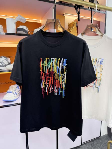 2025年5月22日入荷新作Loewe半袖Tシャツ 原版复刻高級品香港の会社超厳選★入手困難/誕生日プレゼント/yinx工場