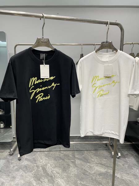 2025年5月22日入荷新作Givenchy半袖Tシャツ 原版复刻高級品香港の会社超厳選★入手困難/誕生日プレゼント/yinx工場