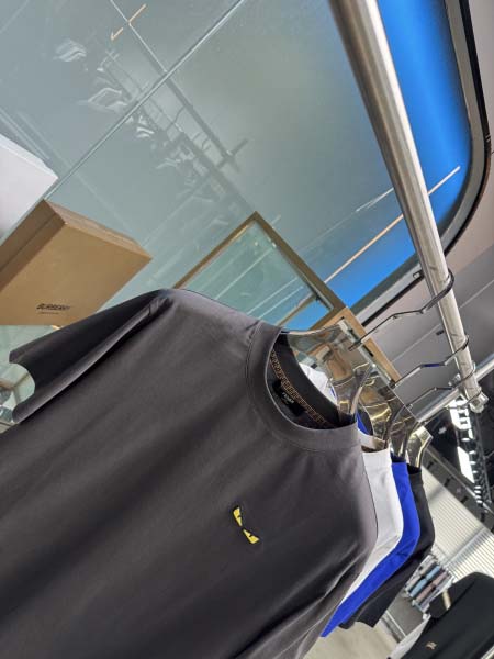 2025年5月22日入荷新作Fendi半袖Tシャツ 原版复刻高級品香港の会社超厳選★入手困難/誕生日プレゼント/yinx工場