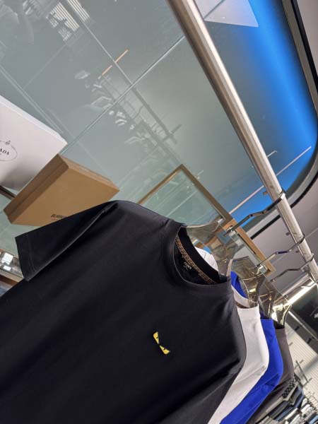 2025年5月22日入荷新作Fendi半袖Tシャツ 原版复刻高級品香港の会社超厳選★入手困難/誕生日プレゼント/yinx工場