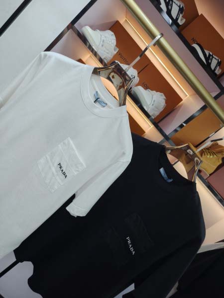 2025年5月22日入荷新作PRADA半袖Tシャツ 原版复刻高級品香港の会社超厳選★入手困難/誕生日プレゼント/yinx工場