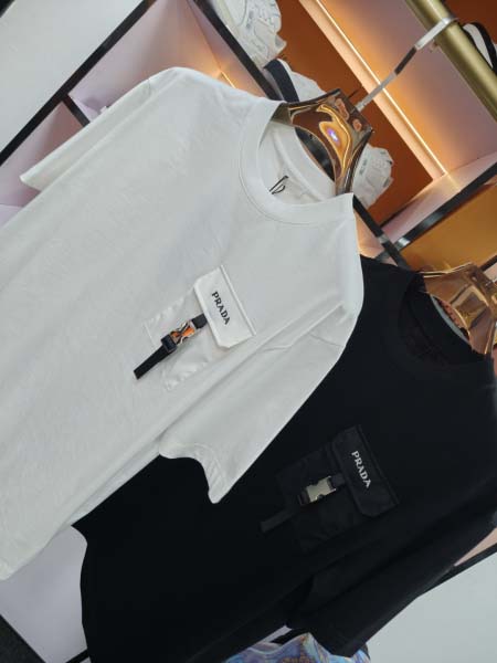 2025年5月22日入荷新作PRADA半袖Tシャツ 原版复刻高級品香港の会社超厳選★入手困難/誕生日プレゼント/yinx工場