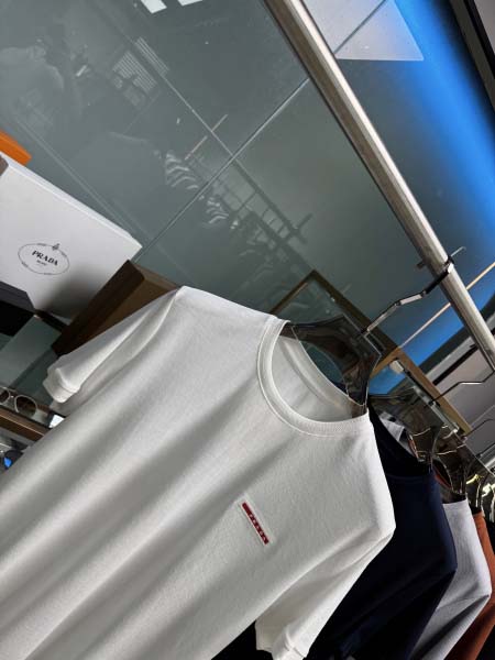 2025年5月22日入荷新作Prada半袖Tシャツ 原版复刻高級品香港の会社超厳選★入手困難/誕生日プレゼント/yinx工場