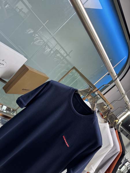 2025年5月22日入荷新作Prada半袖Tシャツ 原版复刻高級品香港の会社超厳選★入手困難/誕生日プレゼント/yinx工場