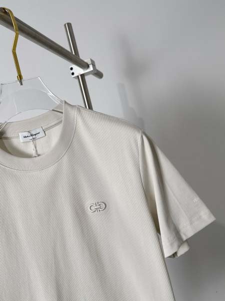 2025年5月22日入荷新作Ferragamo半袖Tシャツ高品質/誕生日プレゼント/人気贈り物/OH工場